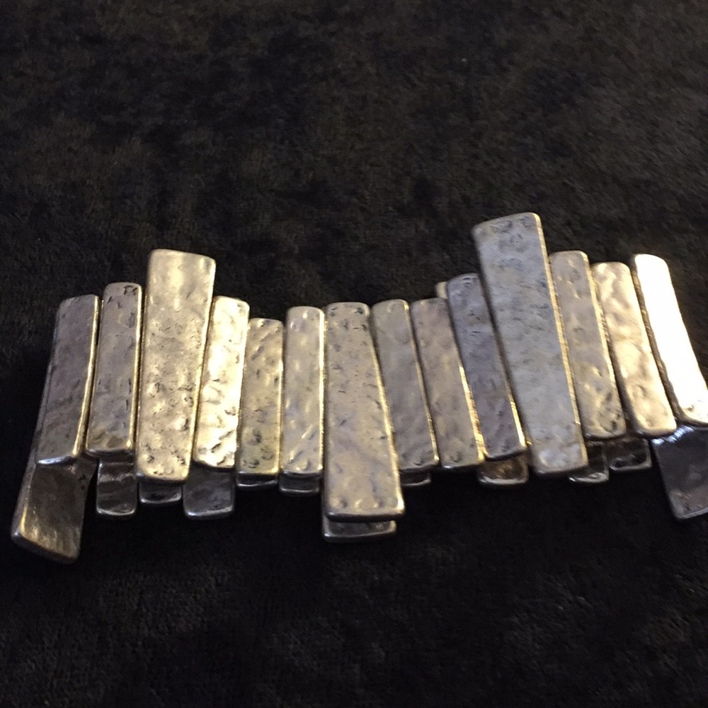 Stretchy bracelet, very unique